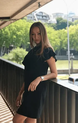 Busty Diana