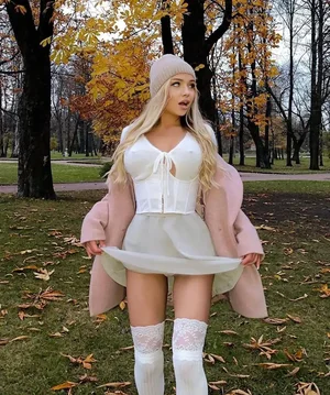 Busty Diana