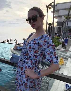 Busty Diana