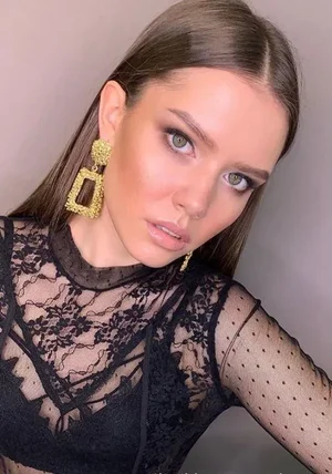 Angela Escort