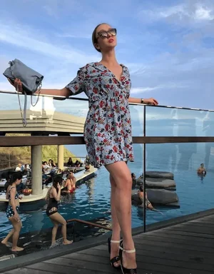 Busty Diana