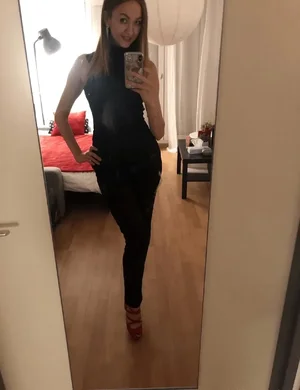 Busty Diana
